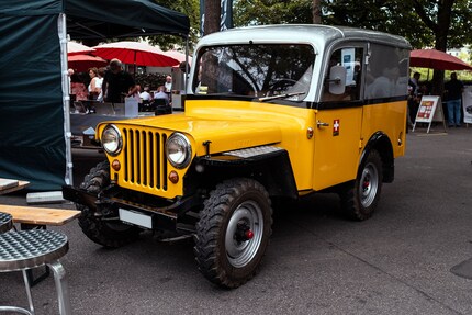 The day's champion? The Willys Jeep styled as a post van
