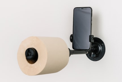 For very special selfies: the selfie stick toilet roll holder. Wsdia, Marta Los Angeles