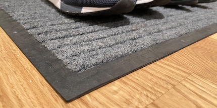 Fussmatten sorgen dafür, dass du den Dreck von draussen nicht in deinem Zuhause verteilst.