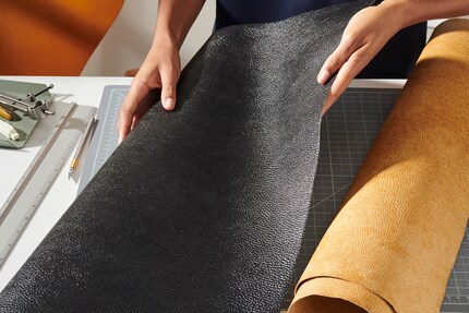 La pelle vegana Mylo di Bolt Threads. Immagine: Bolt Threads