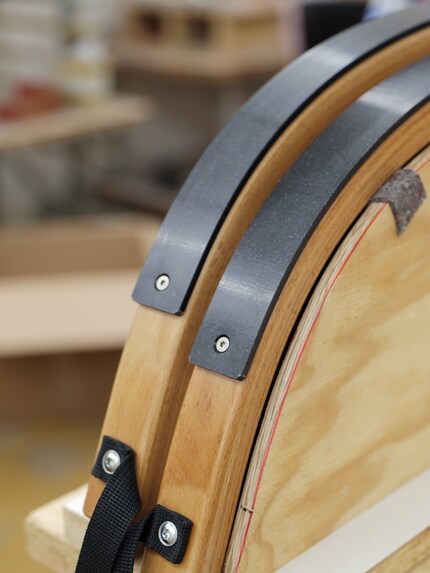 Sexy runners: Thanks to the dovetail joint, two screws per side are enough to fasten them securely.