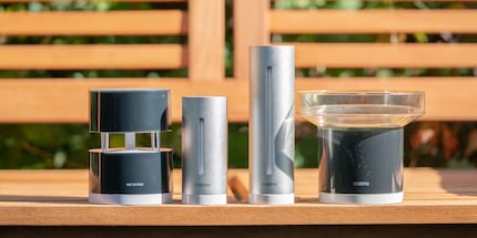 La stazione meteo di Netatmo con misuratori di pioggia e vento all'aperto. Immagine: Techtest