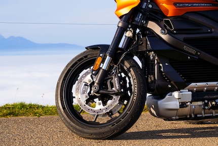 Come la LiveWire, i prototipi Pan America sono dotati di freni Brembo.