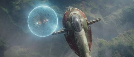 A flashback to the best that «Star Wars: Episode II – Attack of the Clones» had to offer when it comes to sand and CGI Yoda.