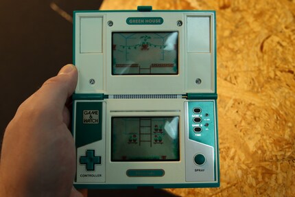 Ein altes «Game & Watch»-Handheld.