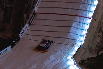 La ligne rouge est le point K sur le tremplin de saut.