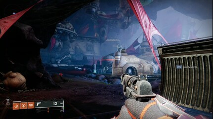 «Destiny 2» with Xbox Cloud Gaming on smartphones.
