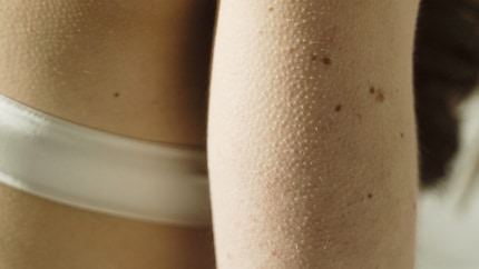 Der BH sitzt optimal, wenn sich im Seitenbereich keine Röllchen bilden respektive nichts quetscht.