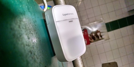 The motion detector reacts quickly to anything that moves in its field of view. Image source: cosmahome.de