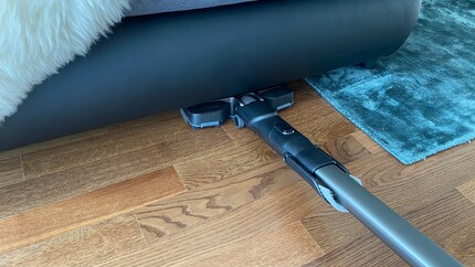 Der vordere Bereich der 360-Grad-Saugdüse ist für mein Ecksofa zu hoch.
