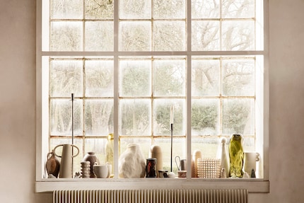 Les objets décoratifs de formes différentes forment une parfaite harmonie, à condition de rester sobre dans les accords de couleurs. Photo : Ferm Living