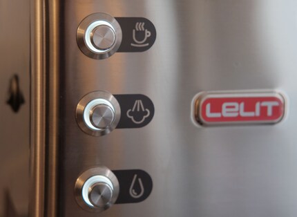 Die Knöpfe der Lelit: Kaffee, Dampf und Wasser