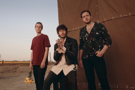 Von links: Luca, Adi, Movo - die drei Jungs von Baba Shrimps