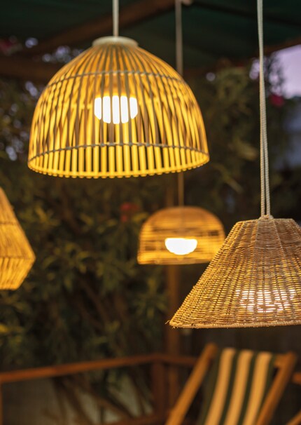 Different heights make each of the woven lampshades called «Calobra» stand out more. Image: New Garden