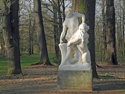 Calco in marmo artificiale della scultura Milone di Crotone nel Grande Giardino di Dresda (Milone che lotta con il leone).
