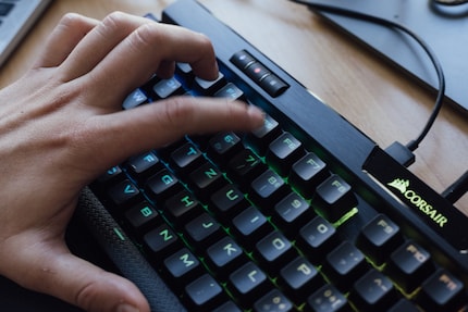 Pressing F5 has also become part of Yannick’s daily routine.