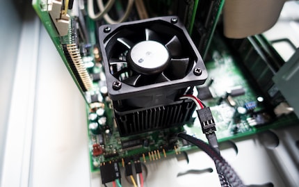 Der Noiseblocker NB-BlackSilentPro PR-2 tanzt als aktuelle Hardware aus der Reihe.