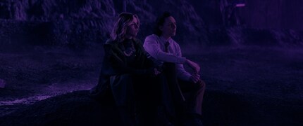 Die Lokis, wovon eine keine Loki sein will, reden.