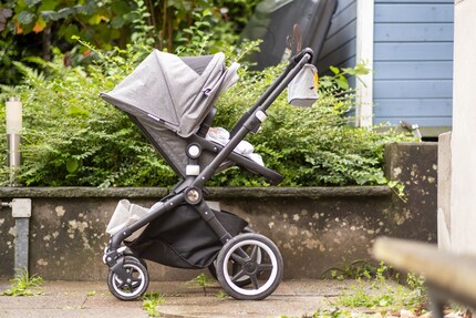 e in posizione sdraiata fronte genitore.