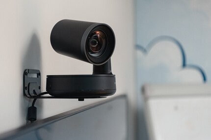 Verfolgt dich mit einem wachsamen Auge: Die Rally-Kamera von Logitech.