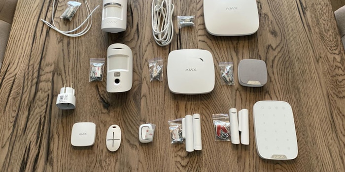 Les produits de sécurité d'Ajax, en particulier, valorisent ton smarthome. Source de l'image : allhomecinema.com Les produits de sécurité d'Ajax, en particulier, valorisent ton smarthome. Source de l'image : allhomecinema.com