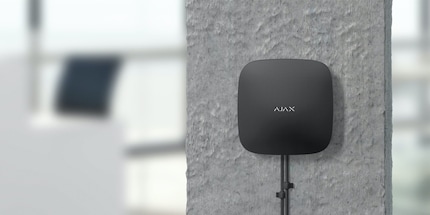 Hub Ajax : une des quatre stations de base du fabricant ukrainien de produits domotiques. Source : ajax.systems