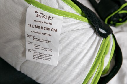 La couette ne prend pas beaucoup de place et peut également être lavée dans des machines plus petites.