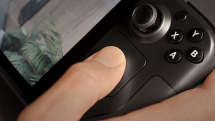 Grazie ai due touchpad, anche i giochi che si basano su un mouse sono possibili.