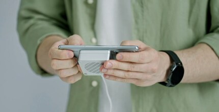 Der 50 Watt Charger soll laut Realme auch während dem Gamen zum Einsatz kommen können.