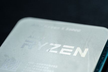 Les jeux en résolution 720p semblent aussi flous que sur la moitié gauche de l’image.