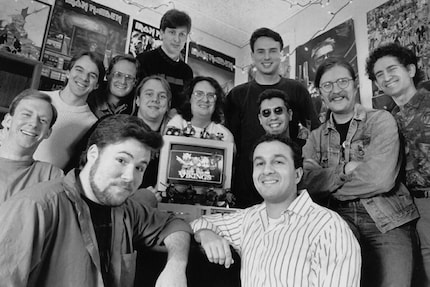 Silicon & Synapse con Allen Adham in camicia a righe e Mike Morhaim alla sua sinistra. Immagine: Blizzard