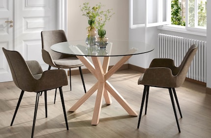 Luftige Designs spenden Licht und stehlen nichts und niemanden die Show. Bild: Kave Home