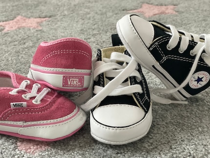 Dolcissime, ma inutili: le scarpe da neonati sono solo per gli occhi, non per i piedi.