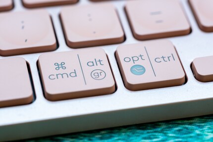 Als Windows-Nutzer muss ich die Mac-Aufdrucke leiden, für Mac User gibt es ein spezielles Modell.