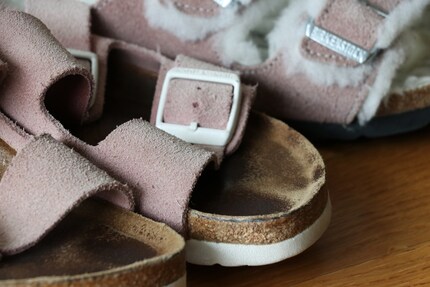 Mon modèle Arizona formé : la semelle intérieure est lisse et froide au toucher sur mes pieds.