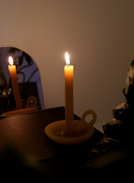 Das Gute ist ja, dass eine Kerze noch tausend andere Kerzen anzünden und immer noch selbst angezündet bleiben kann.