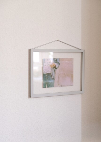 « Frame » ajoutera une touche déco à votre étagère ou à votre mur.