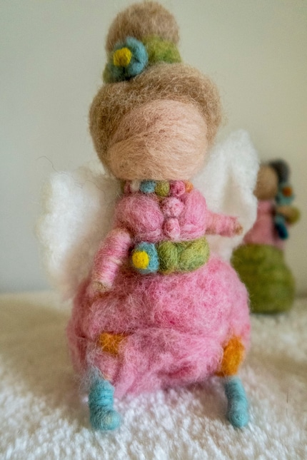 Tout a commencé par elle : la première  des figurines feutrées nées ces dernières semaines.