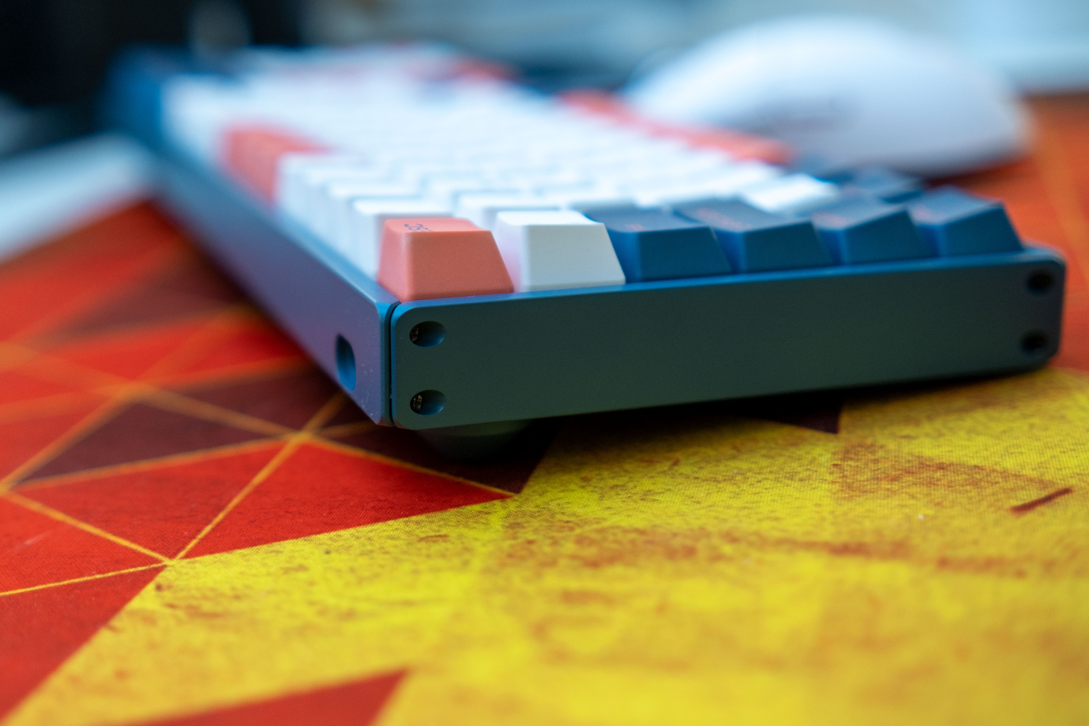 The Iqunix F96 keyboard sings as you type - Digitec