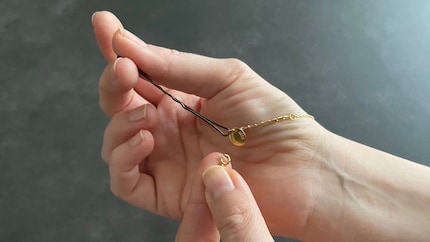 Die künstliche Verlängerung macht den Unterschied: So lässt sich das Armband rasch und problemlos schliessen.