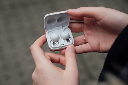 Die kleinen Buds wollen zum Verbinden mehrerer Geräte zurück ins Case.