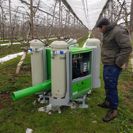 La FrostGard produce e soffia aria calda fino a 100° C.