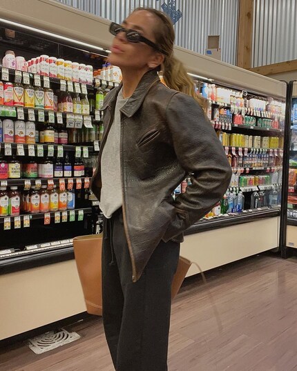 Sandra Heinrich Sauceda hat ihre Jacke vintage gefunden. 