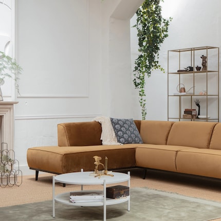 Dimensions : 77 x 274 x 210 cm | Matériaux : polyester, fer | Photo : BePureHome