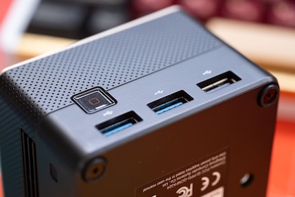 Sono disponibili tre porte USB frontali.