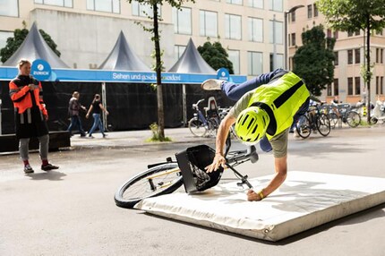 Auch das Stürzen will gelernt sein.