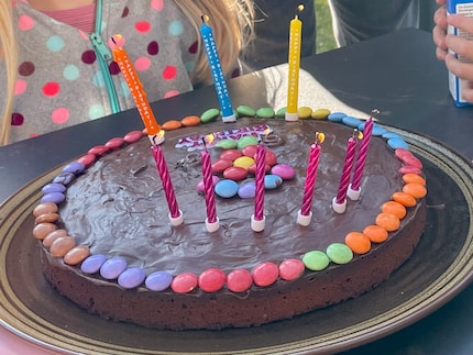 Torta speciale 1 per 2: le nostre bambine hanno festeggiato insieme rispettivamente il terzo e il sesto compleanno.
