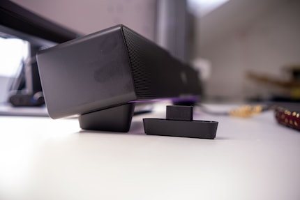 Grazie a due misure di piede, è possibile regolare l'angolazione della soundbar.