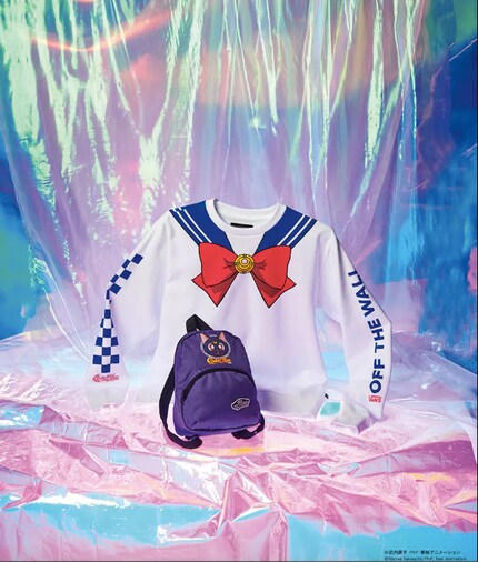 Sweatshirt und Rucksack.