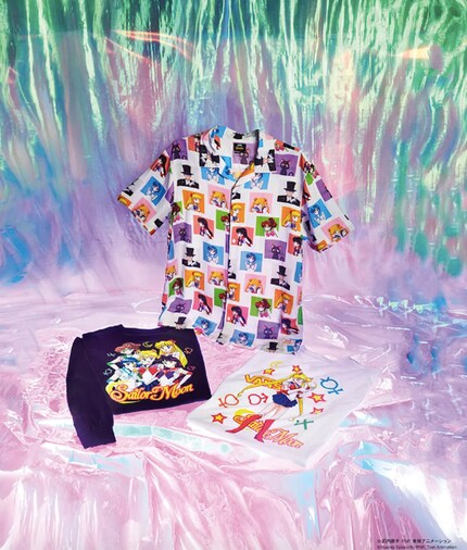 Pulli, Hemd und T-Shirt.